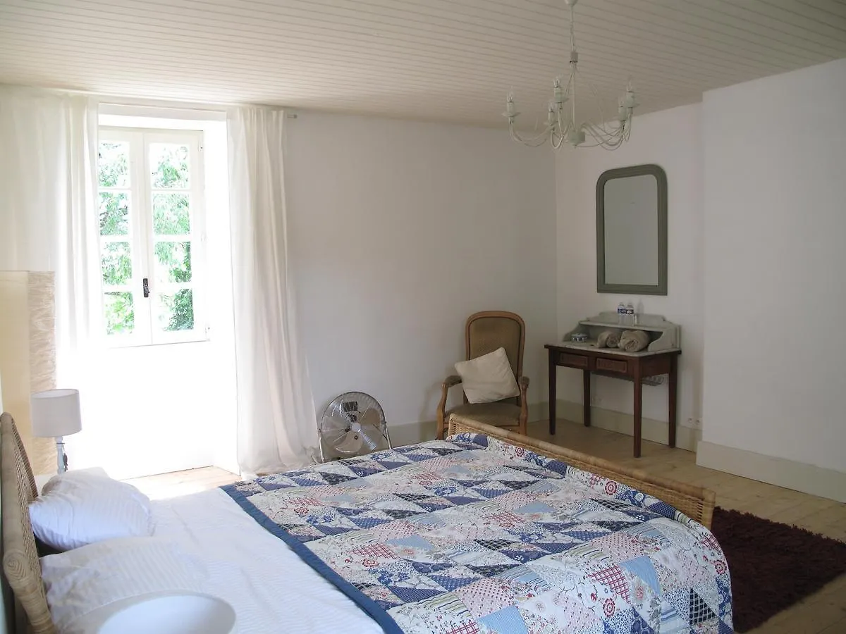 Roquedure Farm Bed and Breakfast Montfaucon  Frankrike
